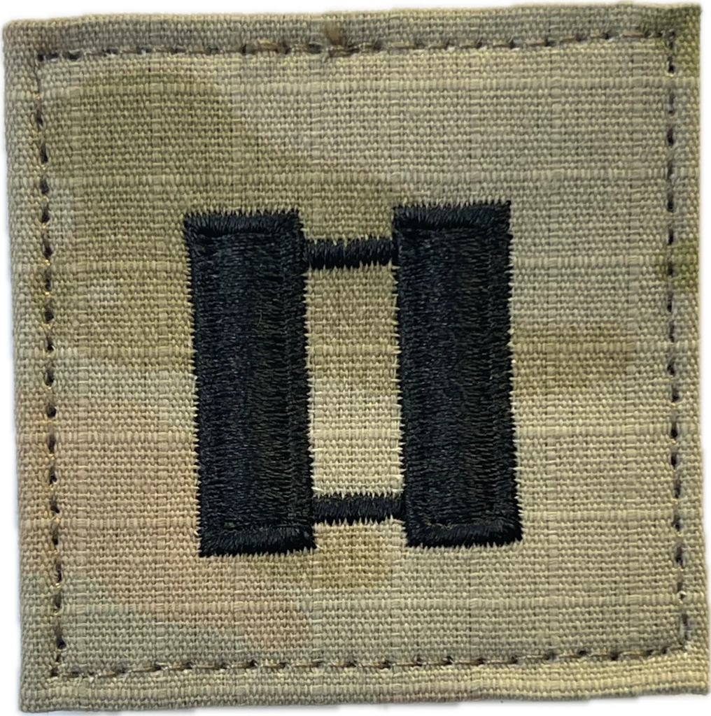 O3 Capt - U.S. ARMY OCP RANK -- W/HOOK BACKING